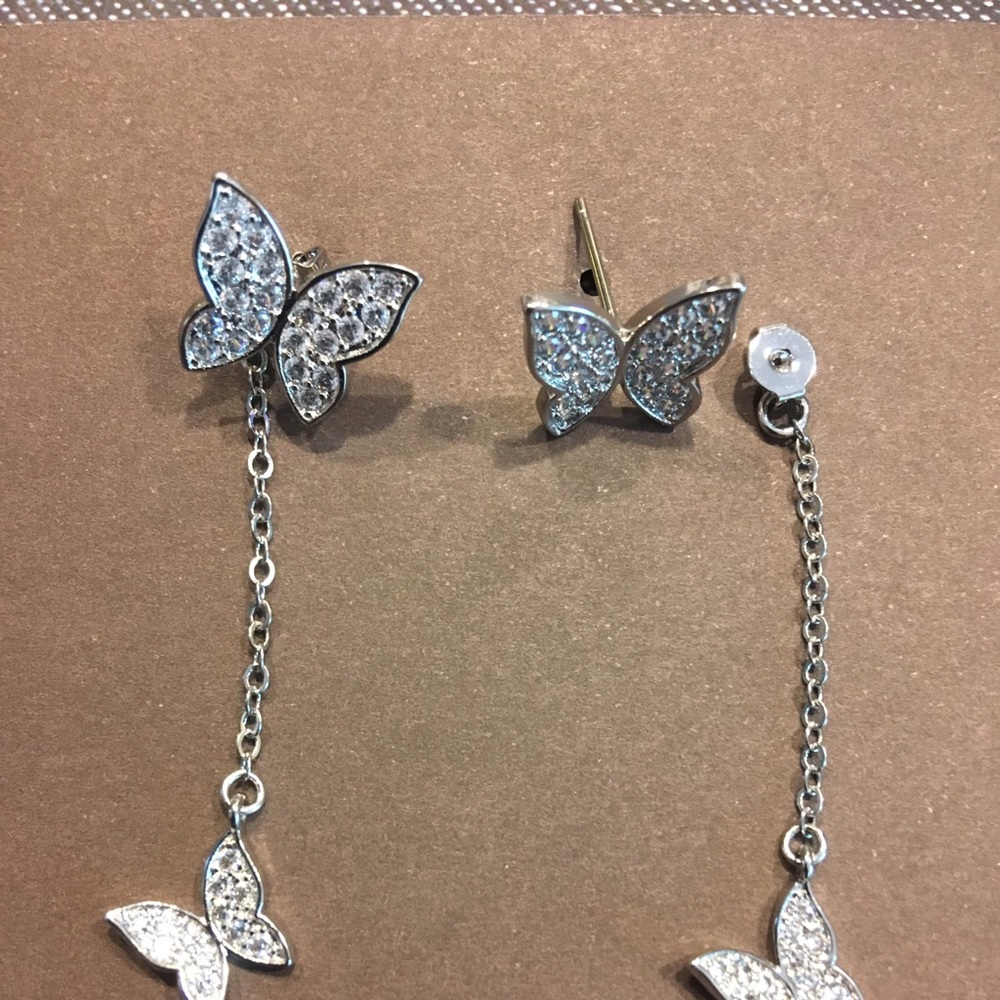 Dangling butterflies earring by Tookay